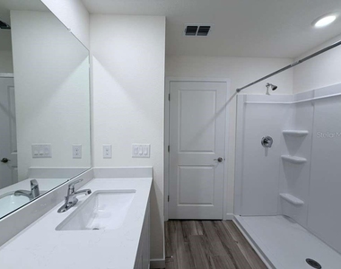 9233 Sw 47th Court - Photo Thumbnail 11