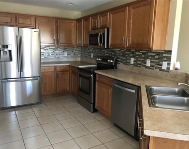 4020 Pemberly Pines Circle - Photo Thumbnail 12