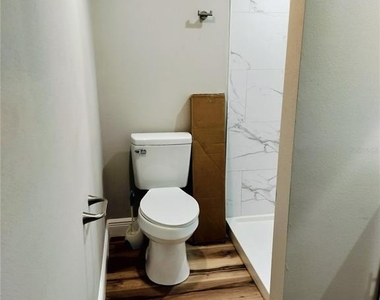 25405b Colmar Avenue - Photo Thumbnail 16