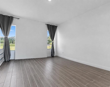 14422 Crest Palm Avenue - Photo Thumbnail 12
