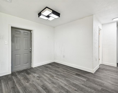 4853 Lanette Street - Photo Thumbnail 5