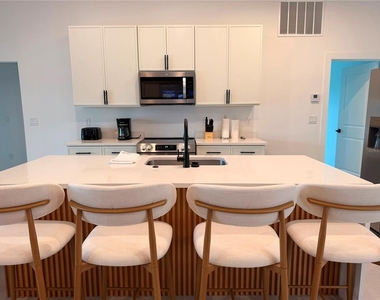 8212 Leafy Way - Photo Thumbnail 47