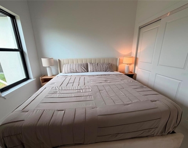 8212 Leafy Way - Photo Thumbnail 17