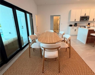 8212 Leafy Way - Photo Thumbnail 22