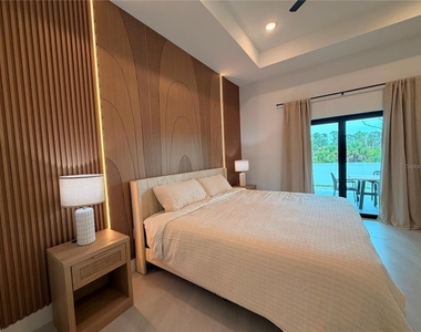 8212 Leafy Way - Photo Thumbnail 25