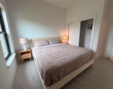 8212 Leafy Way - Photo Thumbnail 20