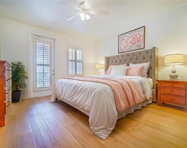 8523 Leatherleaf Lane - Photo Thumbnail 12
