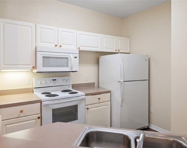 5500 Metrowest Boulevard - Photo Thumbnail 1