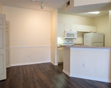 5500 Metrowest Boulevard - Photo Thumbnail 3