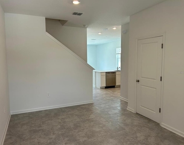 3350 Laurent Loop - Photo Thumbnail 13