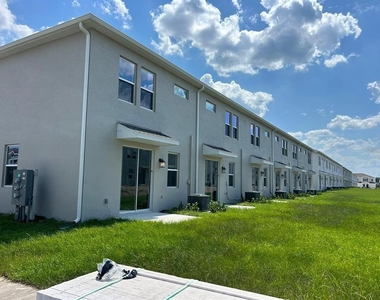 3350 Laurent Loop - Photo Thumbnail 3