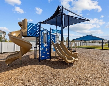 1807 Brisbane Place - Photo Thumbnail 28