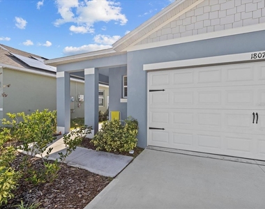 1807 Brisbane Place - Photo Thumbnail 2