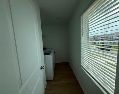 6020 Wellbeing Way - Photo Thumbnail 26