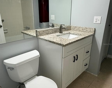 927 S Pine Ridge Circle - Photo Thumbnail 12