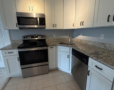 927 S Pine Ridge Circle - Photo Thumbnail 5