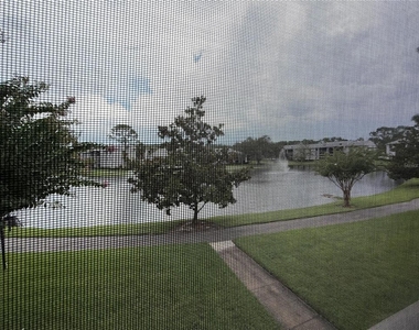 927 S Pine Ridge Circle - Photo Thumbnail 9