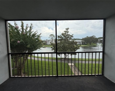 927 S Pine Ridge Circle - Photo Thumbnail 8