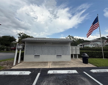 927 S Pine Ridge Circle - Photo Thumbnail 15
