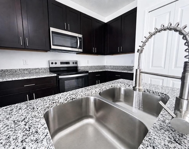 2741 W Rutland Drive - Photo Thumbnail 5