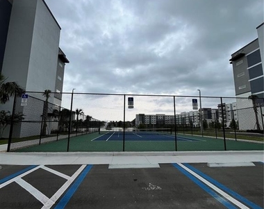 5563 Millenia Park Blvd - Photo Thumbnail 14