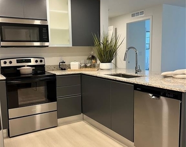 5563 Millenia Park Blvd - Photo Thumbnail 1