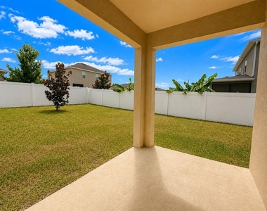 908 Glazebrook Loop - Photo Thumbnail 9