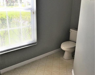 120 Nicholas Court - Photo Thumbnail 10