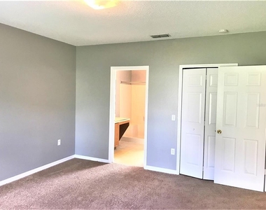 120 Nicholas Court - Photo Thumbnail 6