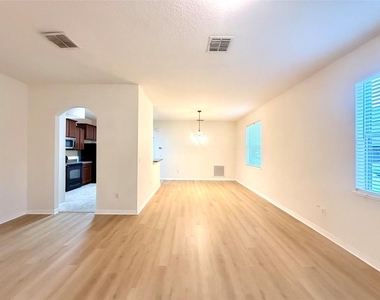 1642 Buckeye Fls Way - Photo Thumbnail 4