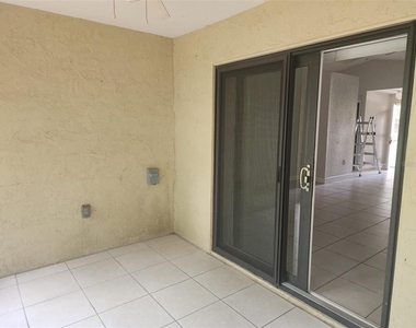 940 Fenton Lane - Photo Thumbnail 12