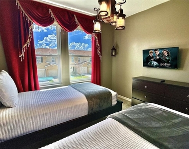 5117 Killarney Way - Photo Thumbnail 10