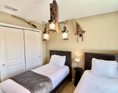 5117 Killarney Way - Photo Thumbnail 12