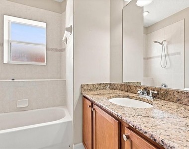 2403 S Shine Avenue - Photo Thumbnail 14