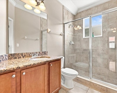 2403 S Shine Avenue - Photo Thumbnail 18