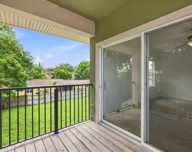 2403 S Shine Avenue - Photo Thumbnail 9