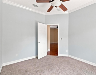 2403 S Shine Avenue - Photo Thumbnail 21