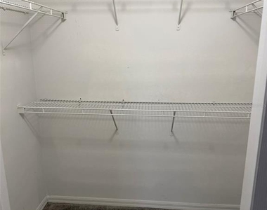 255 Lobelia Drive - Photo Thumbnail 18