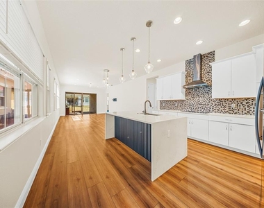13315 Camborne Place - Photo Thumbnail 2