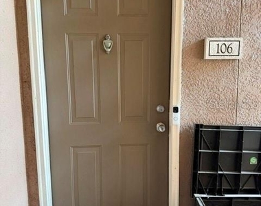6137 Metrowest Boulevard - Photo Thumbnail 1