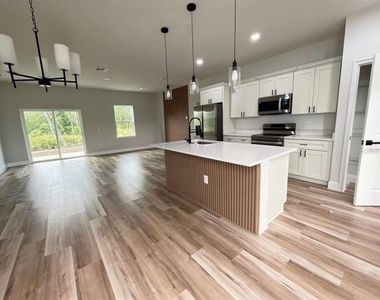 3383 Loveland Boulevard - Photo Thumbnail 10
