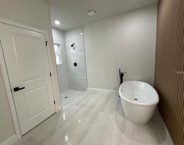 3383 Loveland Boulevard - Photo Thumbnail 5