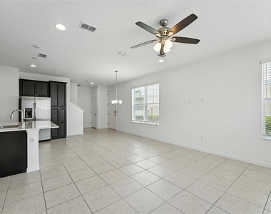 8043 Basilica Lane - Photo Thumbnail 15