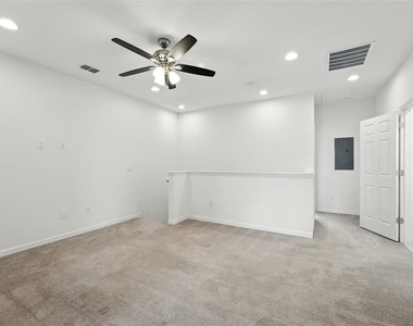 8043 Basilica Lane - Photo Thumbnail 25