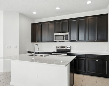 8043 Basilica Lane - Photo Thumbnail 9