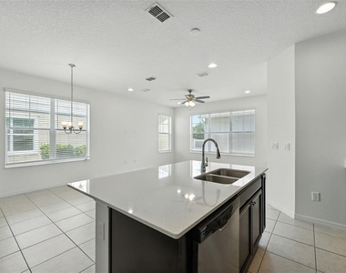 8043 Basilica Lane - Photo Thumbnail 12