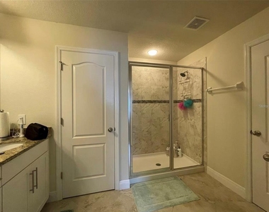 7601 Aloma Pines Court - Photo Thumbnail 23