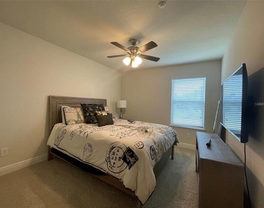 7601 Aloma Pines Court - Photo Thumbnail 18