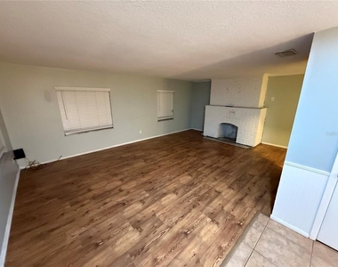 326 E Palmetto Avenue - Photo Thumbnail 6