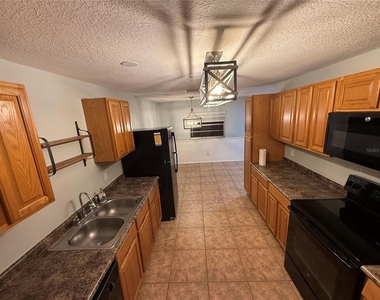 326 E Palmetto Avenue - Photo Thumbnail 8